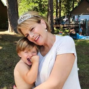 Meet your Posher, Elizabeth